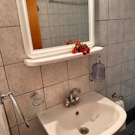 Luxury House 2 * Xiropigado