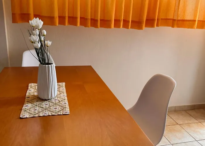 Luxury House 2 * Xiropigado